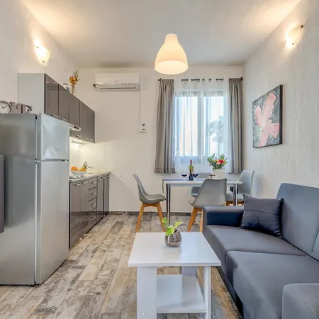 Deepwater House Apartment
