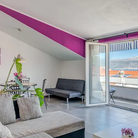 Deepwater House Daire Slatine