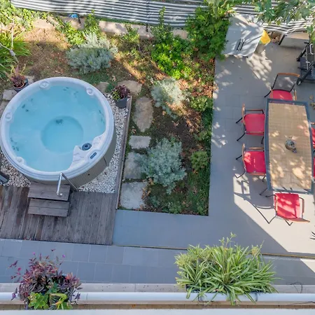 Deepwater House Apartment Slatine