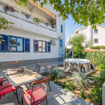 Apartment Deepwater House
