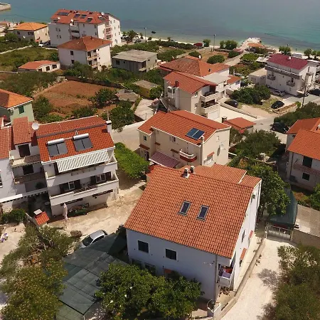 Apartment Deepwater House