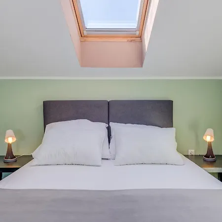Deepwater House Apartment Slatine